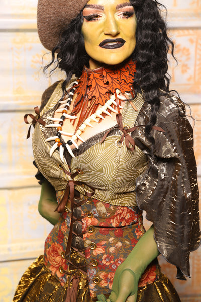 Cropped Courtier in Circle Light Moss - "The Onions & Ogres Collection"