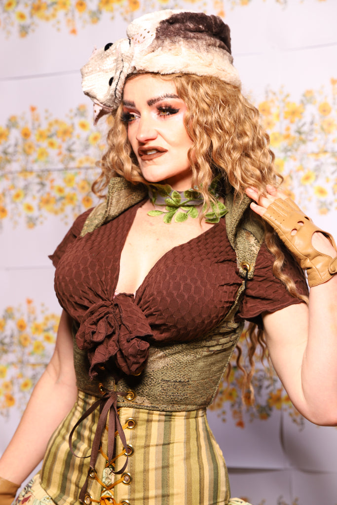 22. Cropped Vixen In Hedgewitch - The Leave It To Beaver Collection