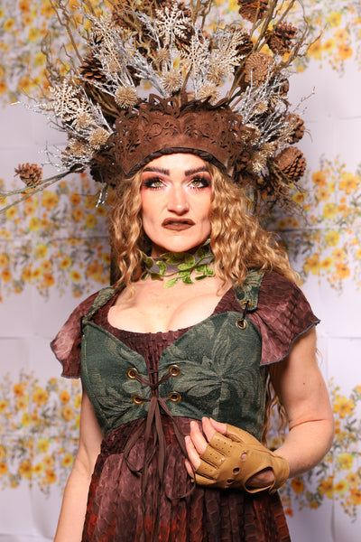 12. Cropped Courtier Corset In Green Forest Scroll – The Leave It To Beaver Collection