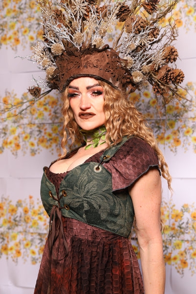 12. Cropped Courtier Corset In Green Forest Scroll – The Leave It To Beaver Collection