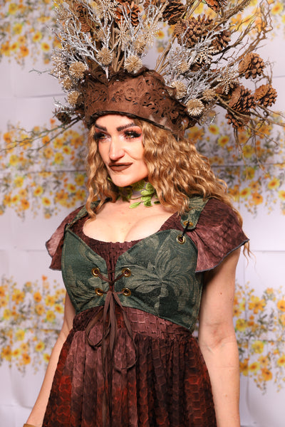 12. Cropped Courtier Corset In Green Forest Scroll – The Leave It To Beaver Collection