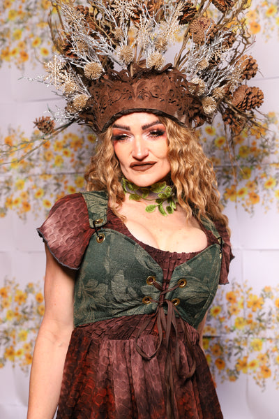 12. Cropped Courtier Corset In Green Forest Scroll – The Leave It To Beaver Collection