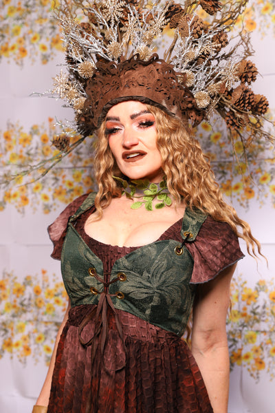 12. Cropped Courtier Corset In Green Forest Scroll – The Leave It To Beaver Collection