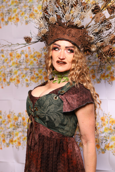 12. Cropped Courtier Corset In Green Forest Scroll – The Leave It To Beaver Collection
