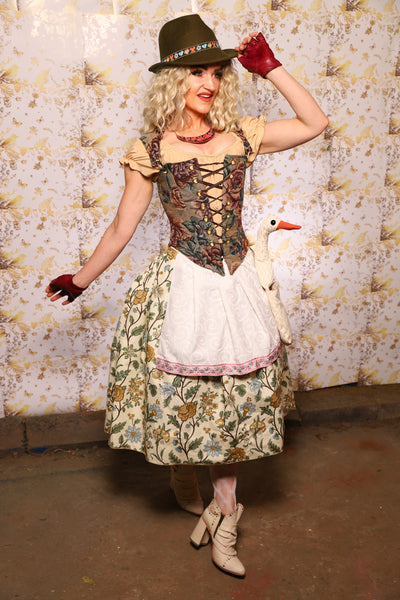 04. Oktoberfest Set #4: Elizabethan Corset + Hobbit Tulip Skirt + Apron *blouse sold separately* - Oktoberfest Sets Collection
