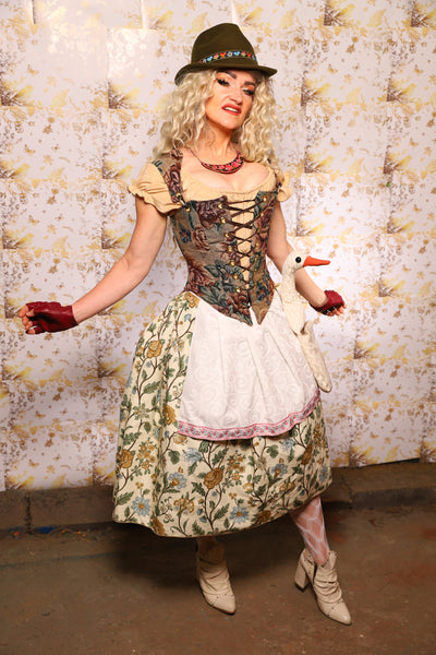 04. Oktoberfest Set #4: Elizabethan Corset + Hobbit Tulip Skirt + Apron *blouse sold separately* - Oktoberfest Sets Collection