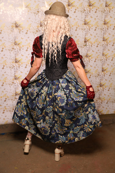 15. Oktoberfest Set #15: Elizabethan Corset + Hobbit Tulip Skirt + Apron *blouse sold separately* - Oktoberfest Sets Collection