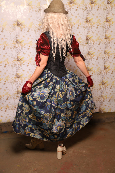 15. Oktoberfest Set #15: Elizabethan Corset + Hobbit Tulip Skirt + Apron *blouse sold separately* - Oktoberfest Sets Collection
