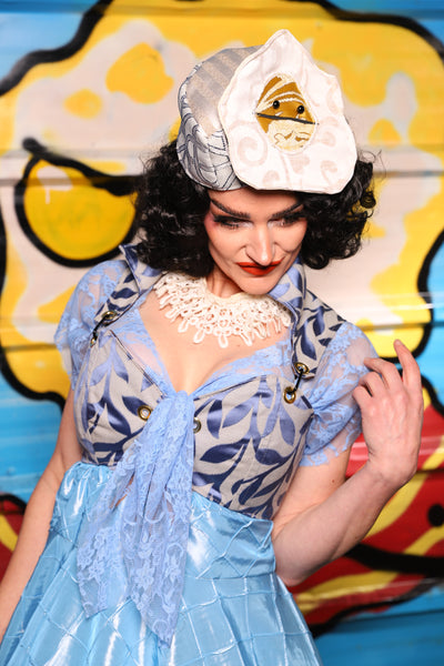 Cropped Courtier w/collar in Willow Porcelain – "Wakey Wakey Eggs & Bakey" Collection