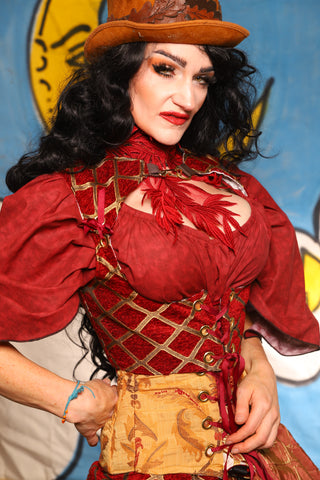 Cropped vixen w/Clasp Collar in Crimson & Gold Lattice - The Goldenberry Collection