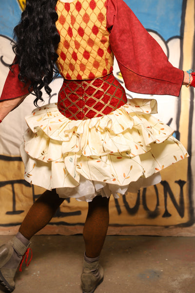 Set of 2 Tieranny Ruffles in Ivory and Gold Reeds - The Goldenberry Collection