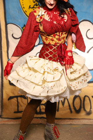 Set of 2 Tieranny Ruffles in Ivory and Gold Reeds - The Goldenberry Collection