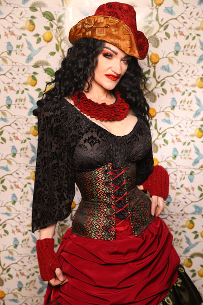 Petite Wench in Troubadour Jacquard - The Wandering Minstrel Collection