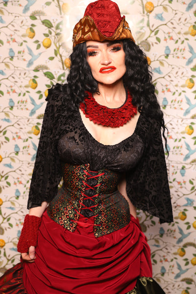 Petite Wench in Troubadour Jacquard - The Wandering Minstrel Collection
