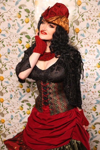 Petite Wench in Troubadour Jacquard - The Wandering Minstrel Collection