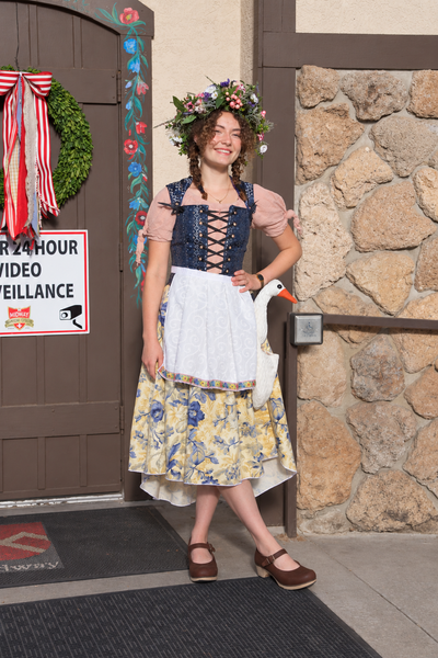 17. Oktoberfest Set #17: Elizabethan Corset + Hobbit Tulip Skirt + Apron *blouse sold separately* - Oktoberfest Sets Collection